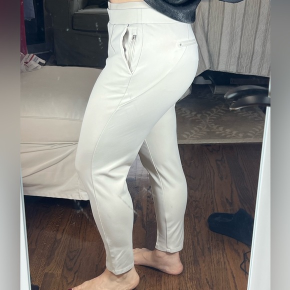 Athleta Pants Womens Beige Venice Pintuck Tapered Commute Travel Office Sz XS - Picture 10 of 10